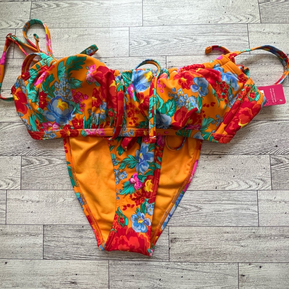 Floral Xhilaration Bikini. NWT. D/DD Top & Large Bottoms.